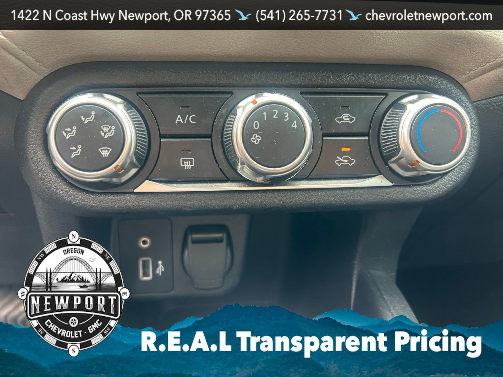 Used 2021 Nissan Versa SV FWD image 19