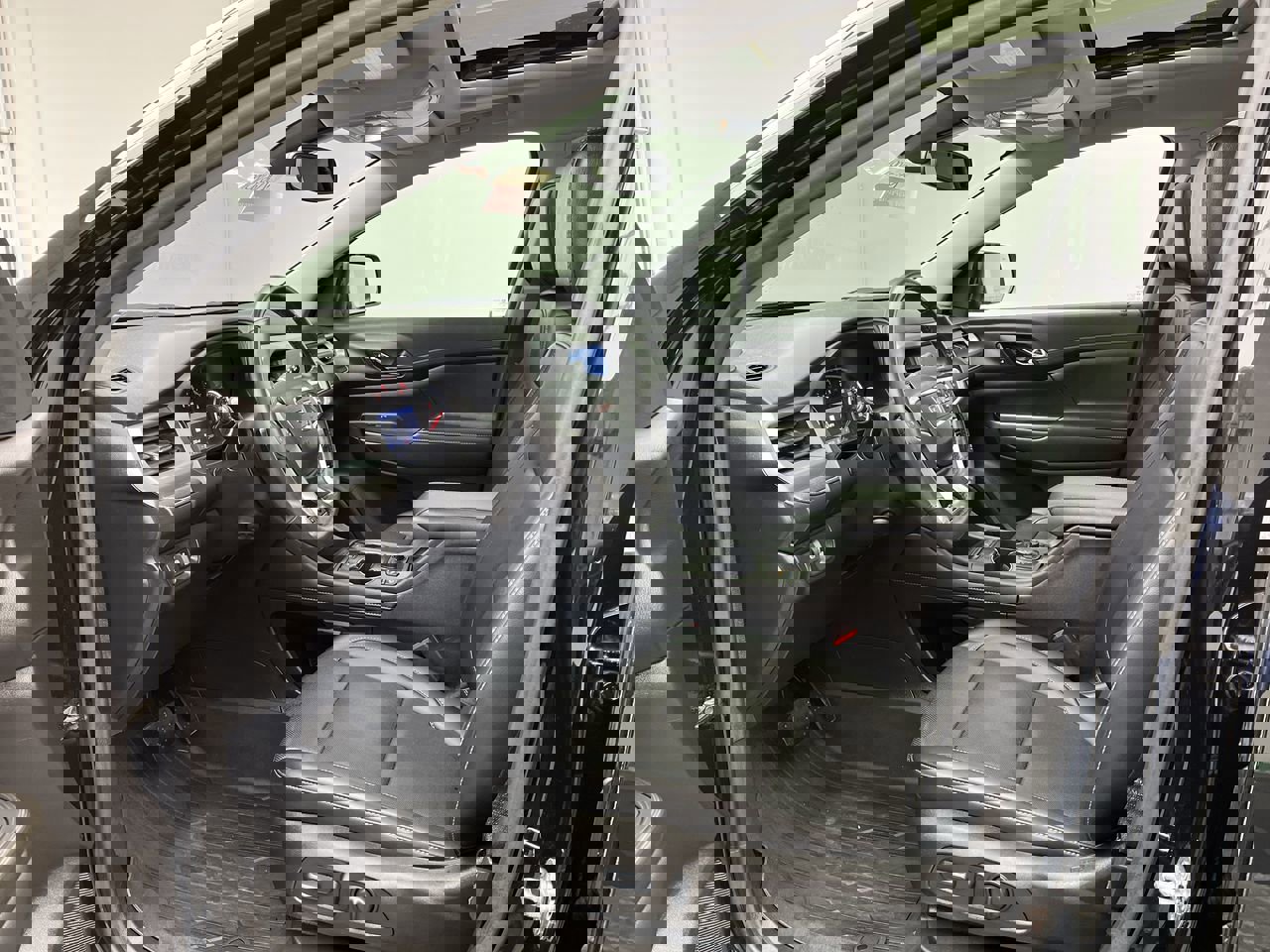 Certified 2022 GMC Acadia SLT w/ Preferred Package image 3