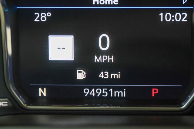 Used 2021 GMC Yukon Denali w/ Denali Premium Package image 40