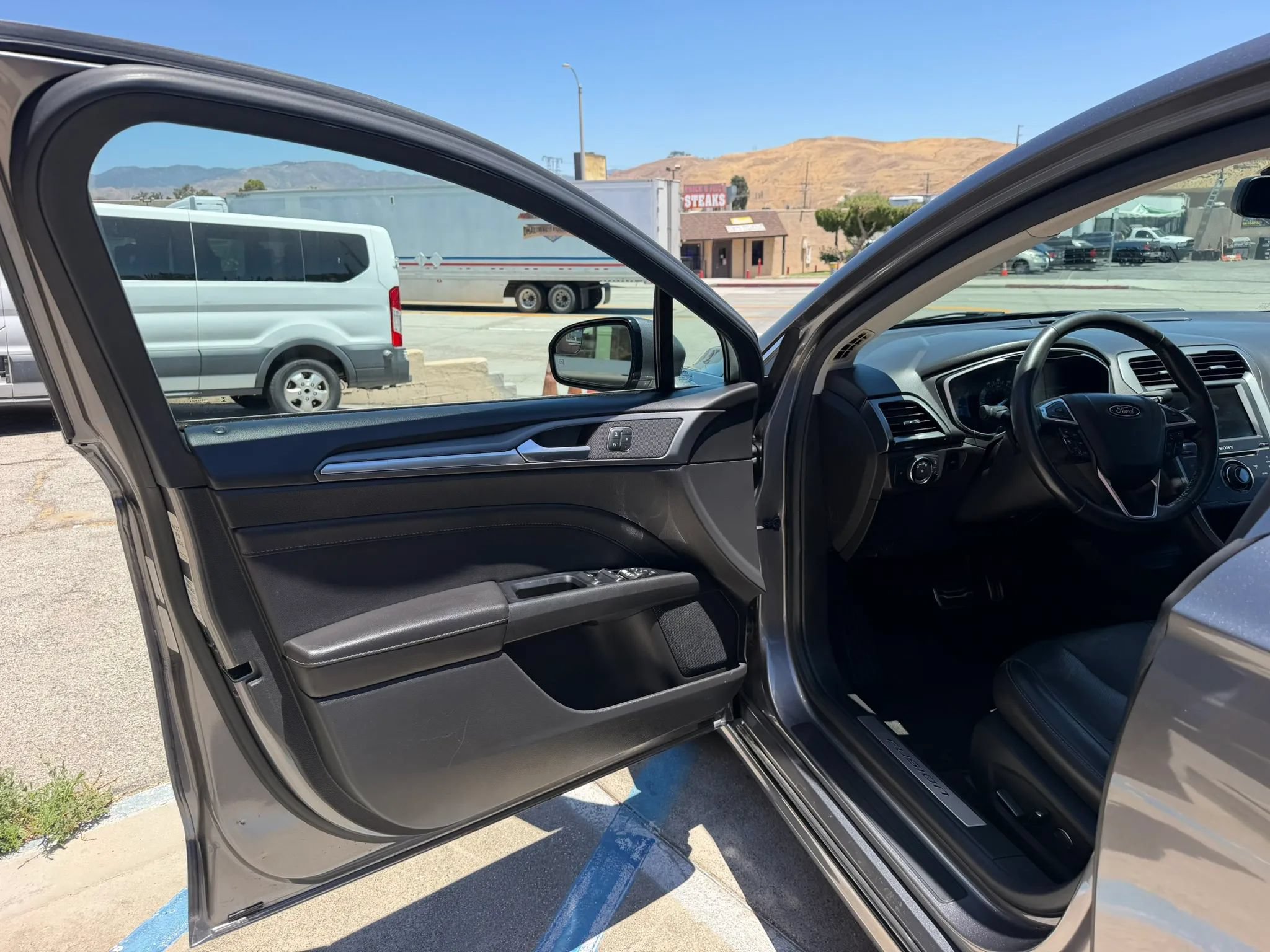 Used 2013 Ford Fusion Titanium FWD image 9