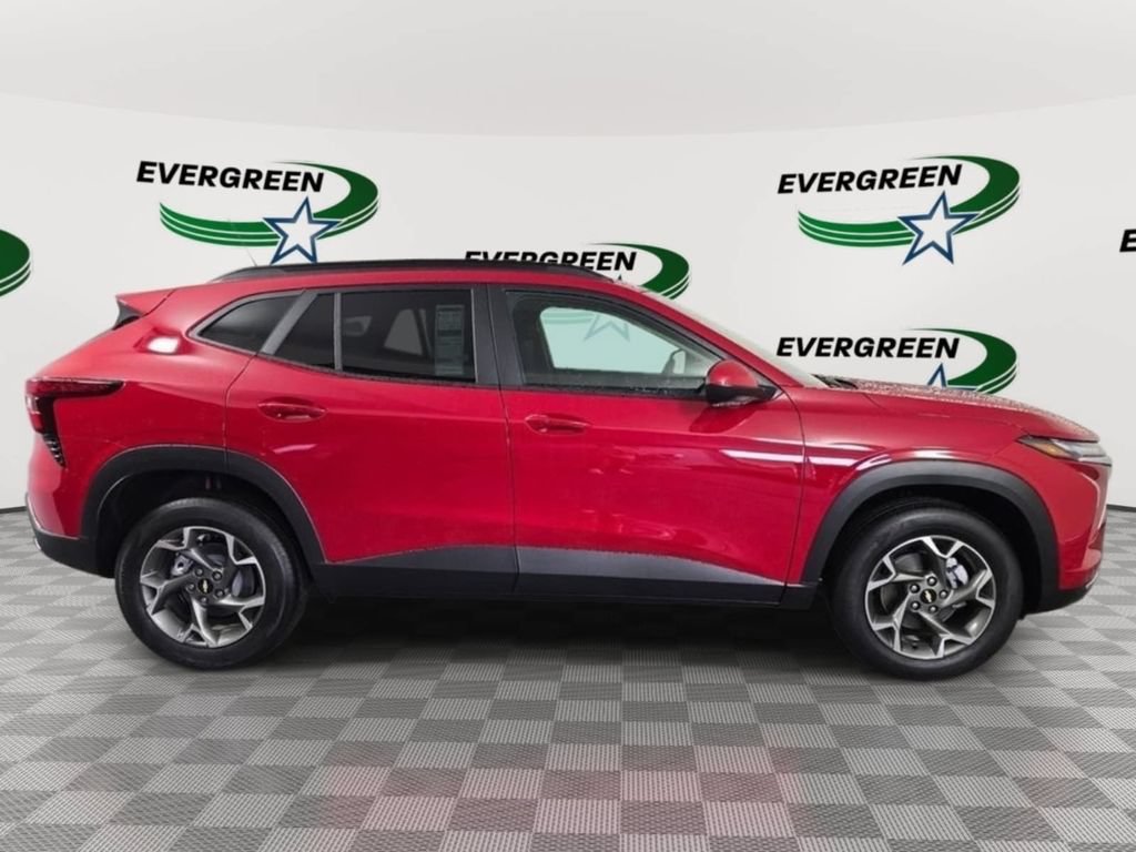 New 2026 Chevrolet Trax LT w/ Driver Confidence Package FWD image 6