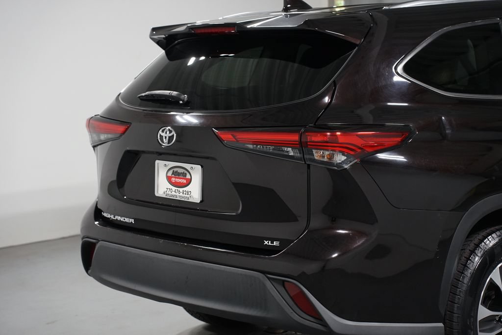 Certified 2021 Toyota Highlander XLE FWD image 9