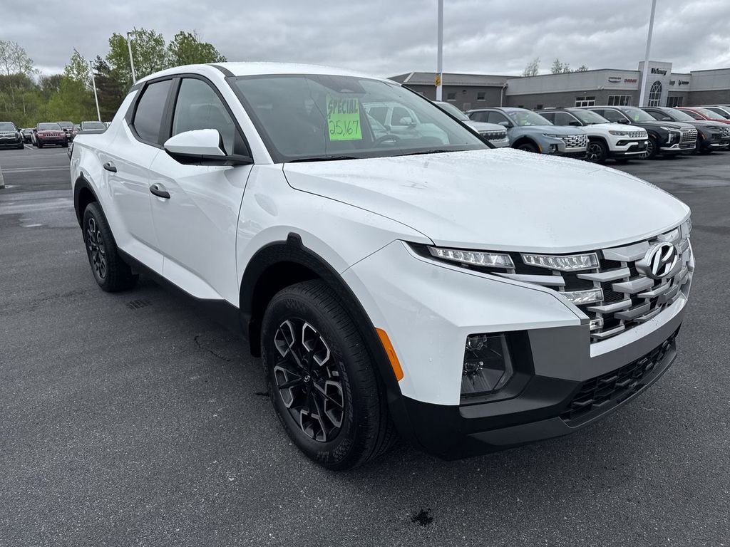 Used 2024 Hyundai Santa Cruz SE AWD/4WD image 1