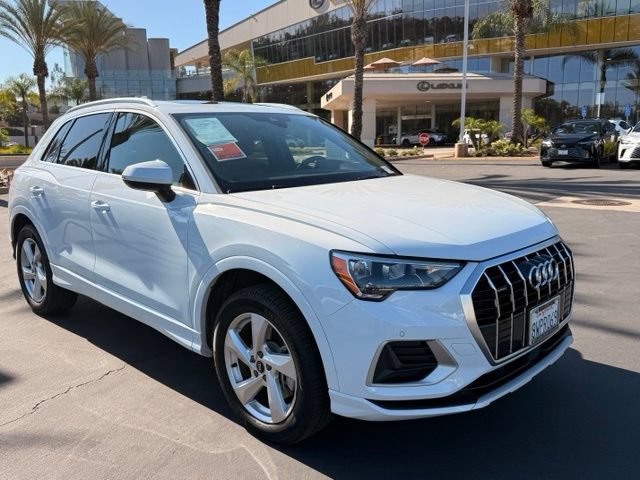 Used 2021 Audi Q3 2.0T Premium w/ Convenience Package AWD/4WD image 2