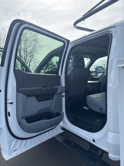 New 2026 Ford F550 4x4 Crew Cab image 27