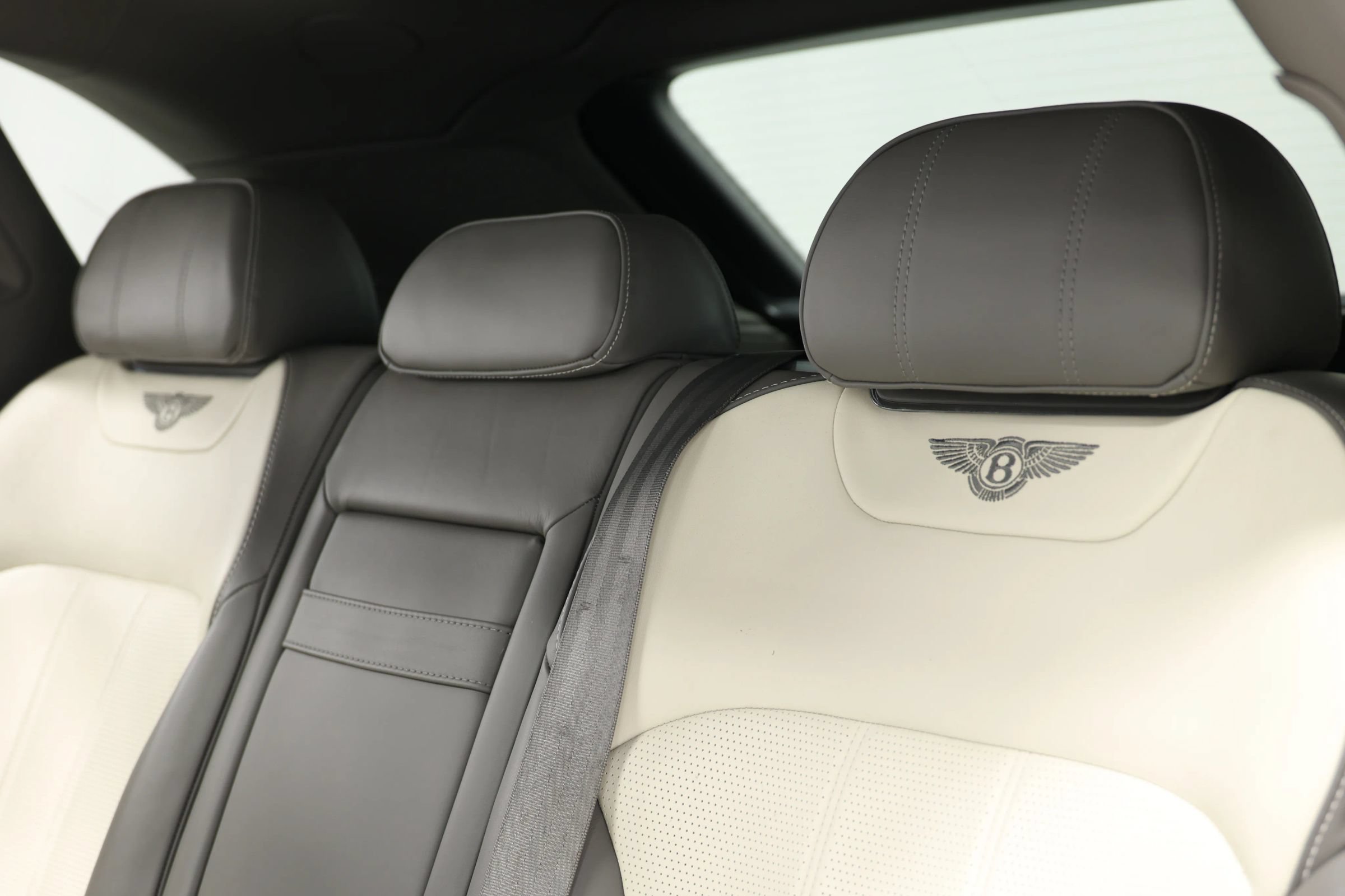 Used 2018 Bentley Bentayga Onyx Edition AWD/4WD image 62