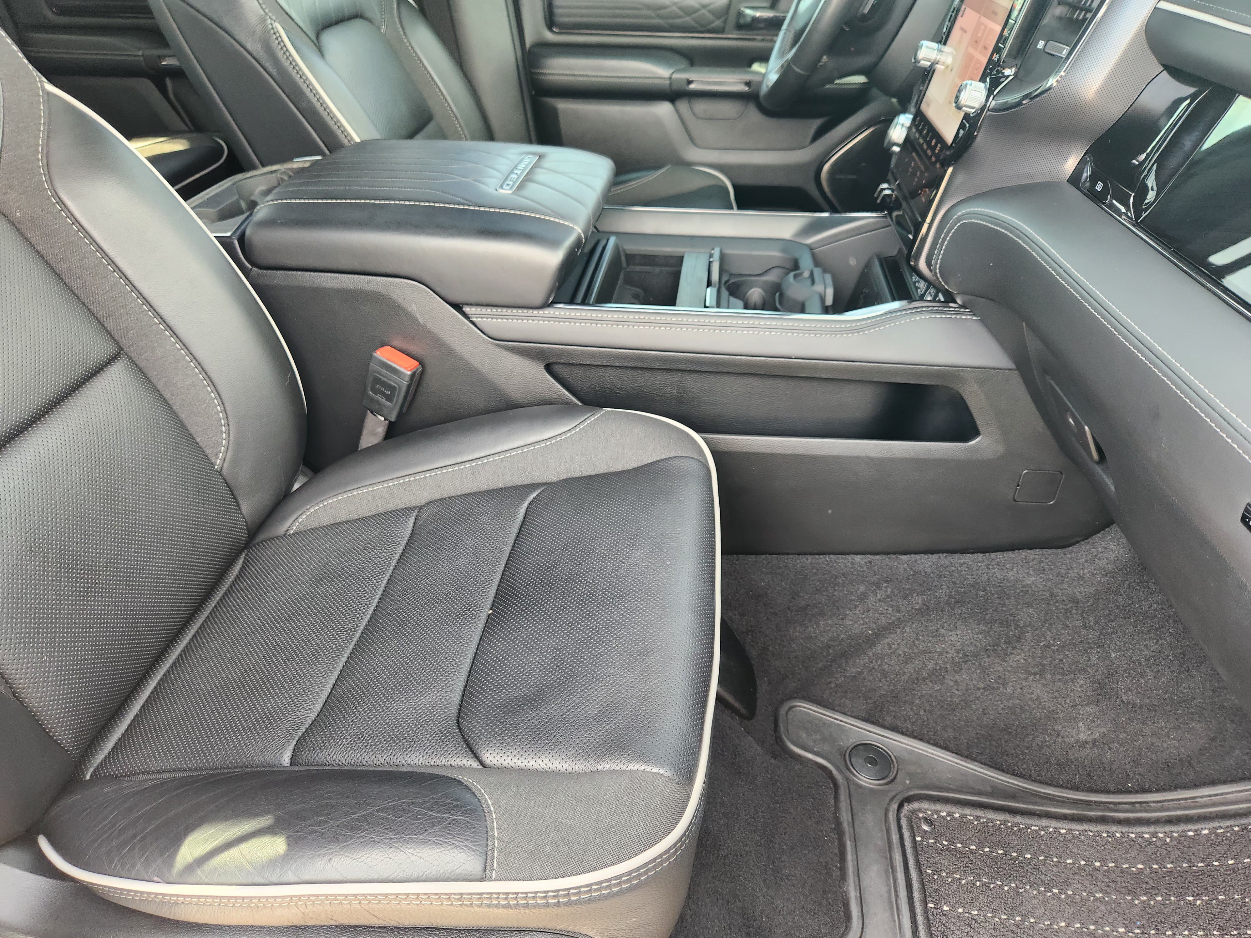 Used 2025 RAM 1500 Limited AWD/4WD image 16