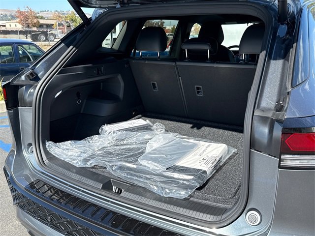 New 2026 Volkswagen Tiguan SE R-Line image 16
