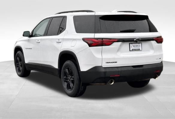 Used 2023 Chevrolet Traverse LT image 3
