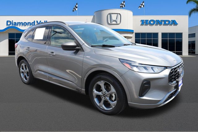 Used 2023 Ford Escape ST-Line FWD image 1