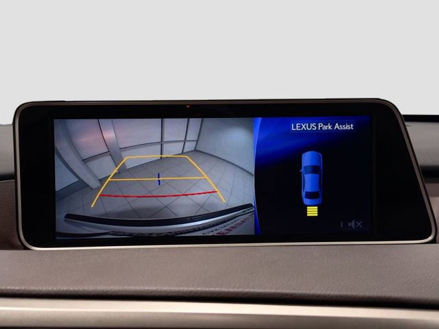Used 2019 Lexus RX 350L Premium w/ Premium Package image 12