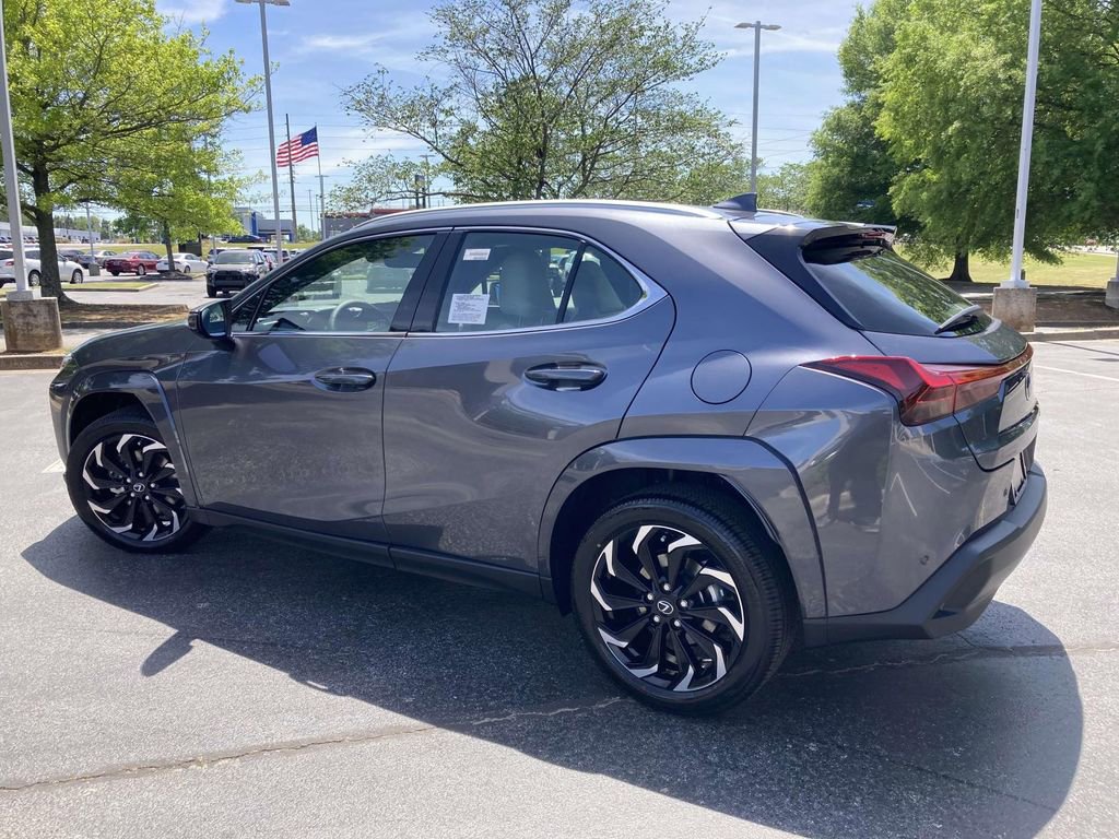 New 2026 Lexus UX 300h FWD image 4