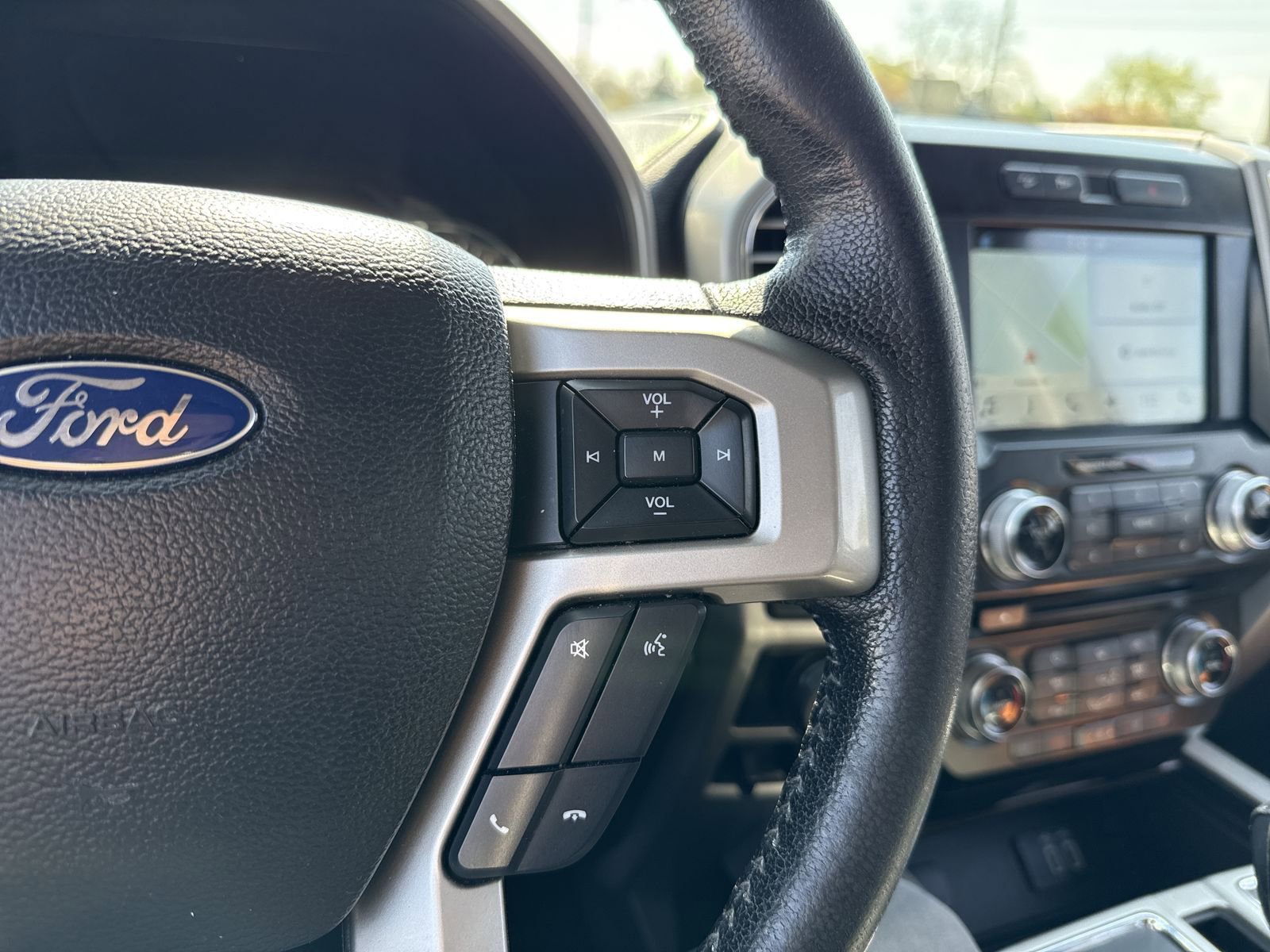 Used 2016 Ford F150 Lariat w/ Equipment Group 501A Mid AWD/4WD image 32