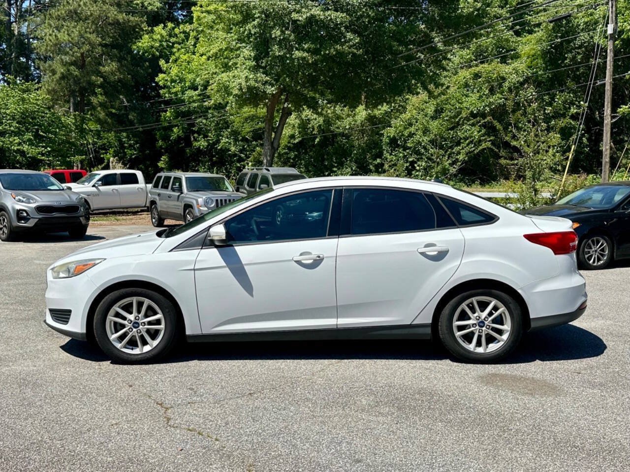 Used 2015 Ford Focus SE FWD image 4