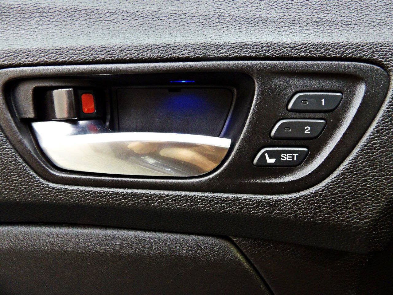 Used 2015 Acura TLX w/ Technology Package FWD image 25