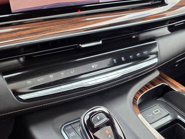 Used 2023 Cadillac Escalade Premium Luxury image 34