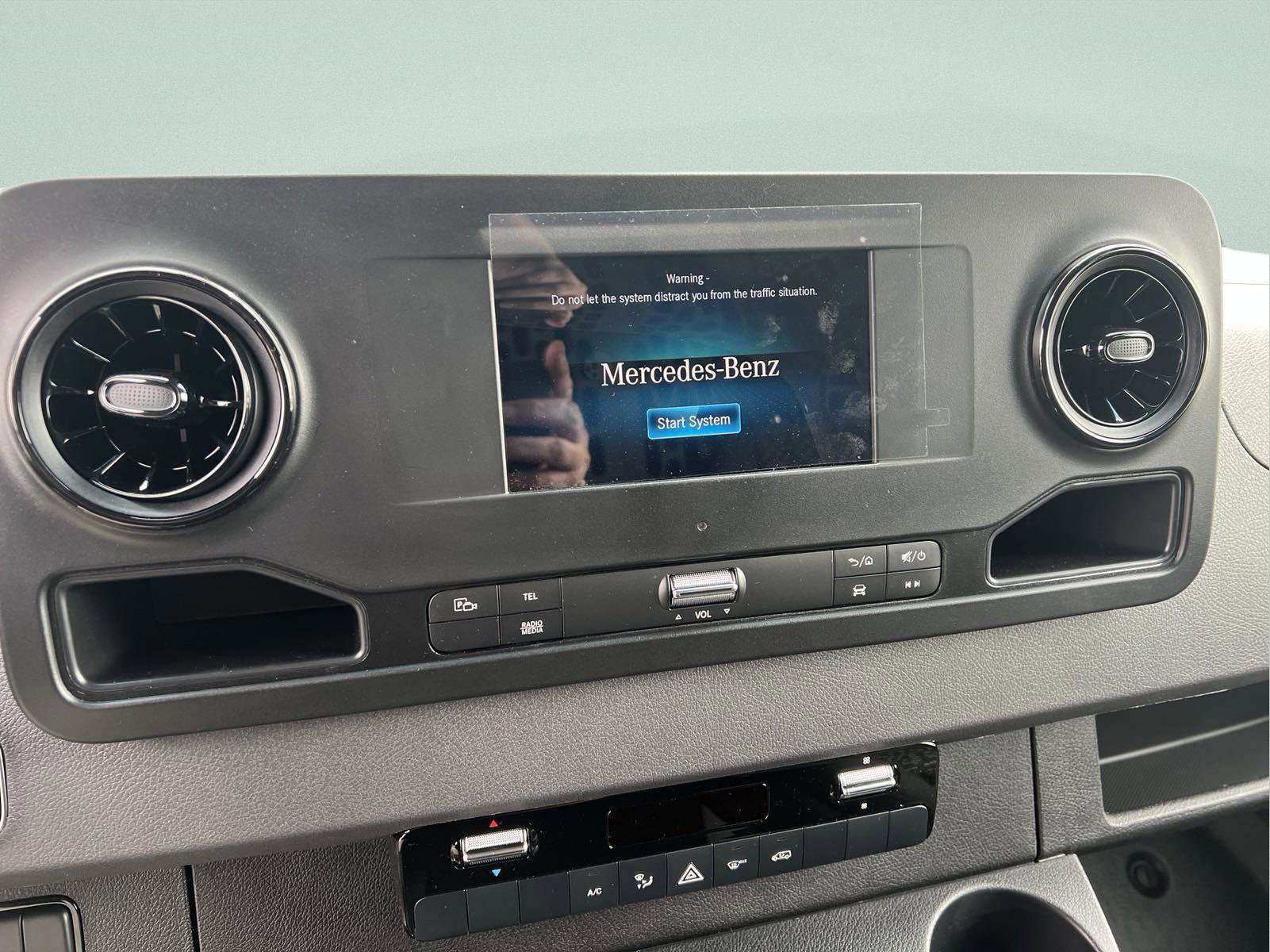 Used 2024 Mercedes-Benz Sprinter 2500 image 35