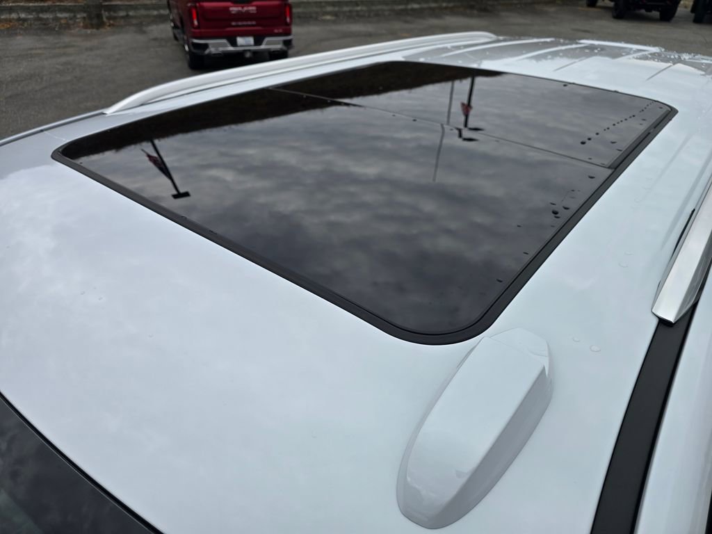 New 2026 GMC Yukon Denali w/ Sun & Power Step Package image 21