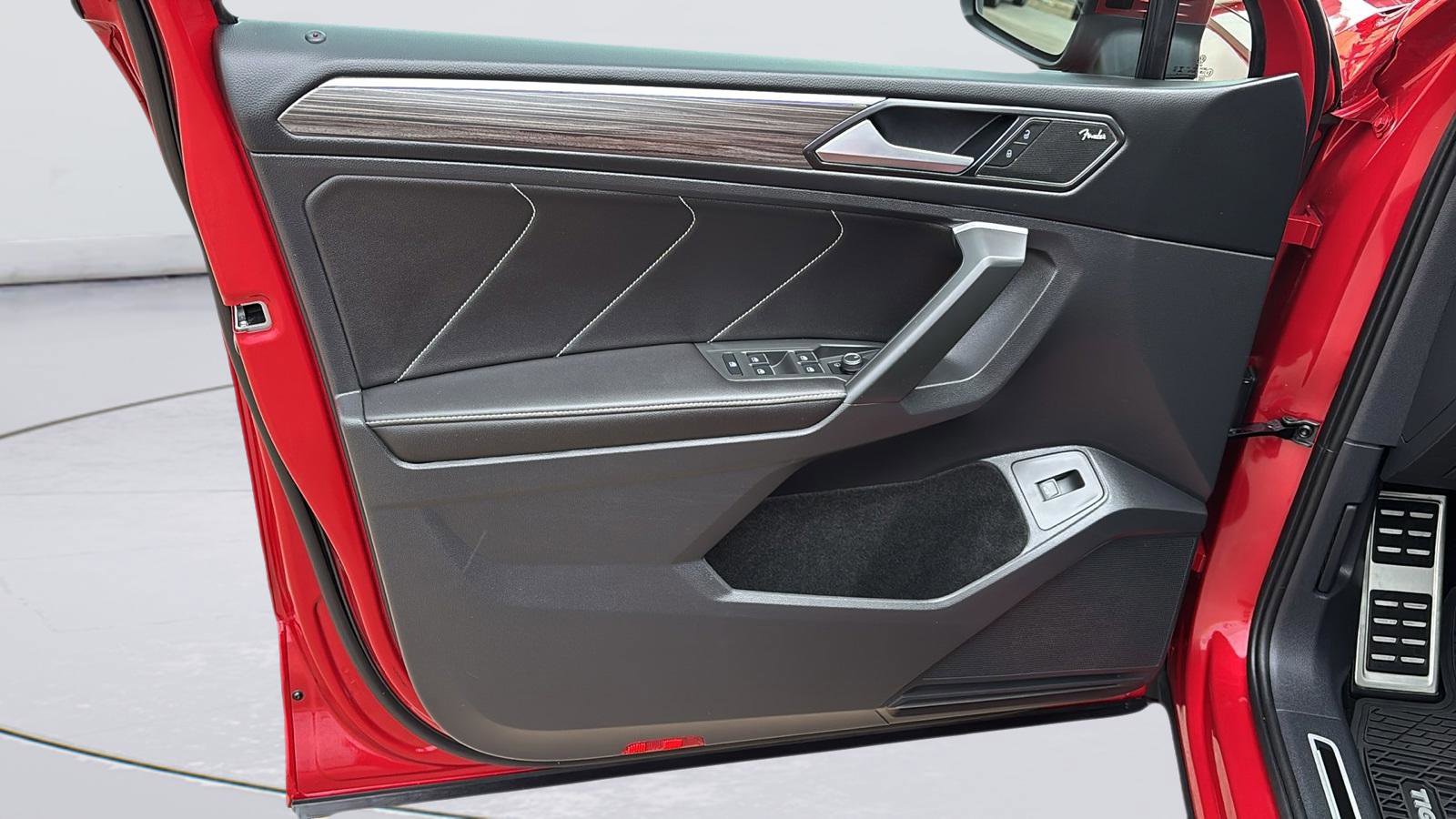 Used 2024 Volkswagen Tiguan SEL R-Line image 27