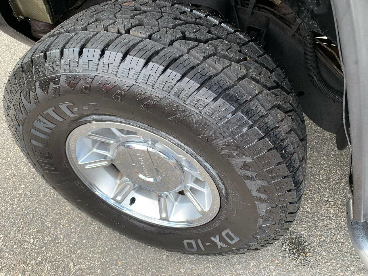 Used 2005 HUMMER H2 SUT w/ Preferred Equipment Group image 12