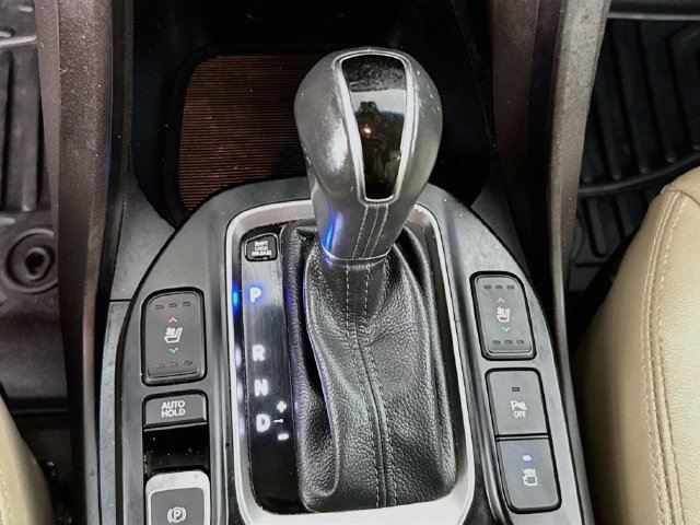 Used 2018 Hyundai Santa Fe Limited AWD/4WD image 17