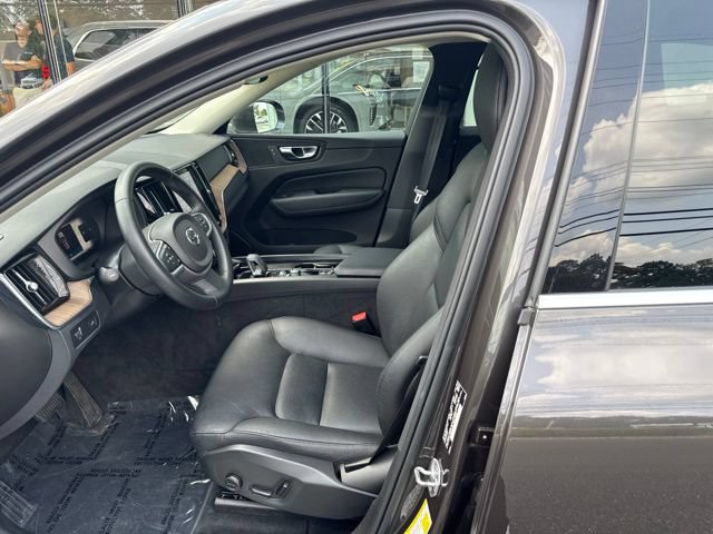 Certified 2022 Volvo XC60 B5 Momentum w/ Advanced Package AWD/4WD image 20