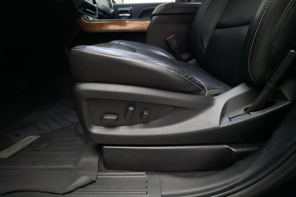 Used 2018 Chevrolet Silverado 1500 LTZ w/ Sport Package AWD/4WD image 28