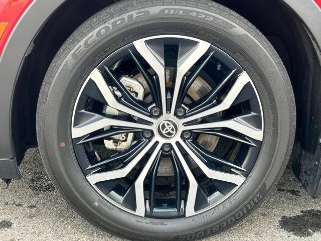 Used 2023 Toyota Crown AWD/4WD image 17