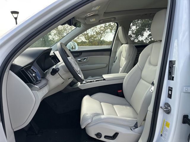 New 2026 Volvo XC90 B6 Ultra w/ Protection Package image 13