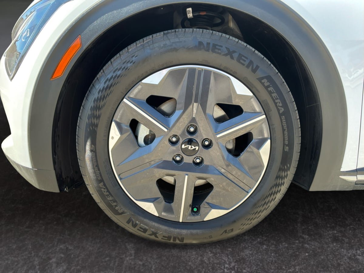 Used 2025 Kia EV6 Light RWD image 9