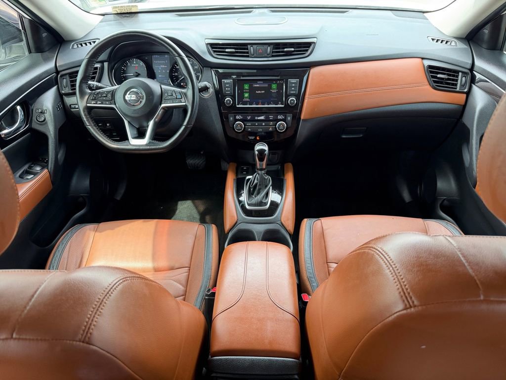 Used 2018 Nissan Rogue SL w/ Premium Package image 12