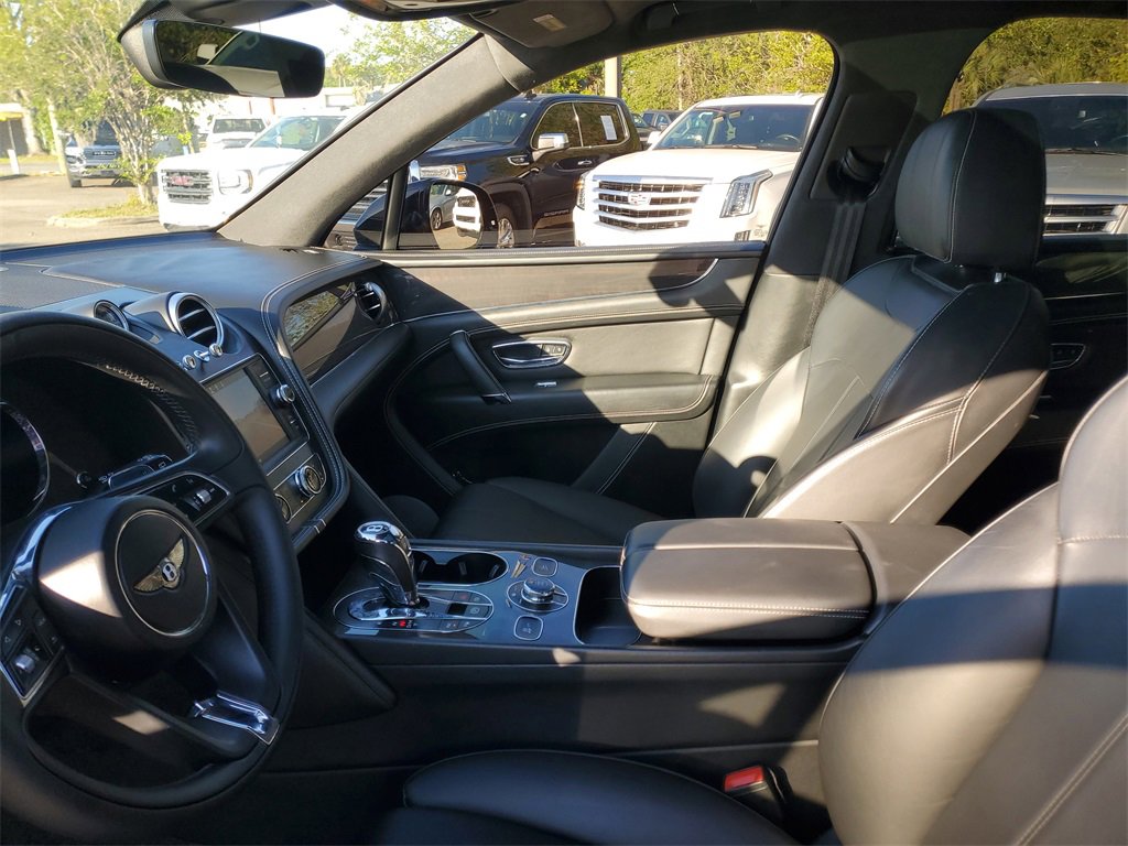 Used 2019 Bentley Bentayga image 22
