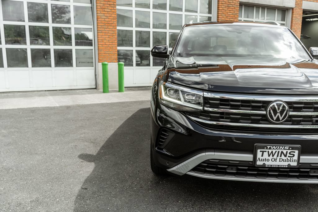 Used 2023 Volkswagen Atlas Cross Sport SE AWD/4WD image 35