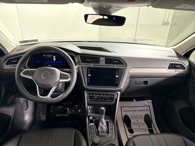 Used 2023 Volkswagen Tiguan SE w/ Panoramic Sunroof Package AWD/4WD image 22
