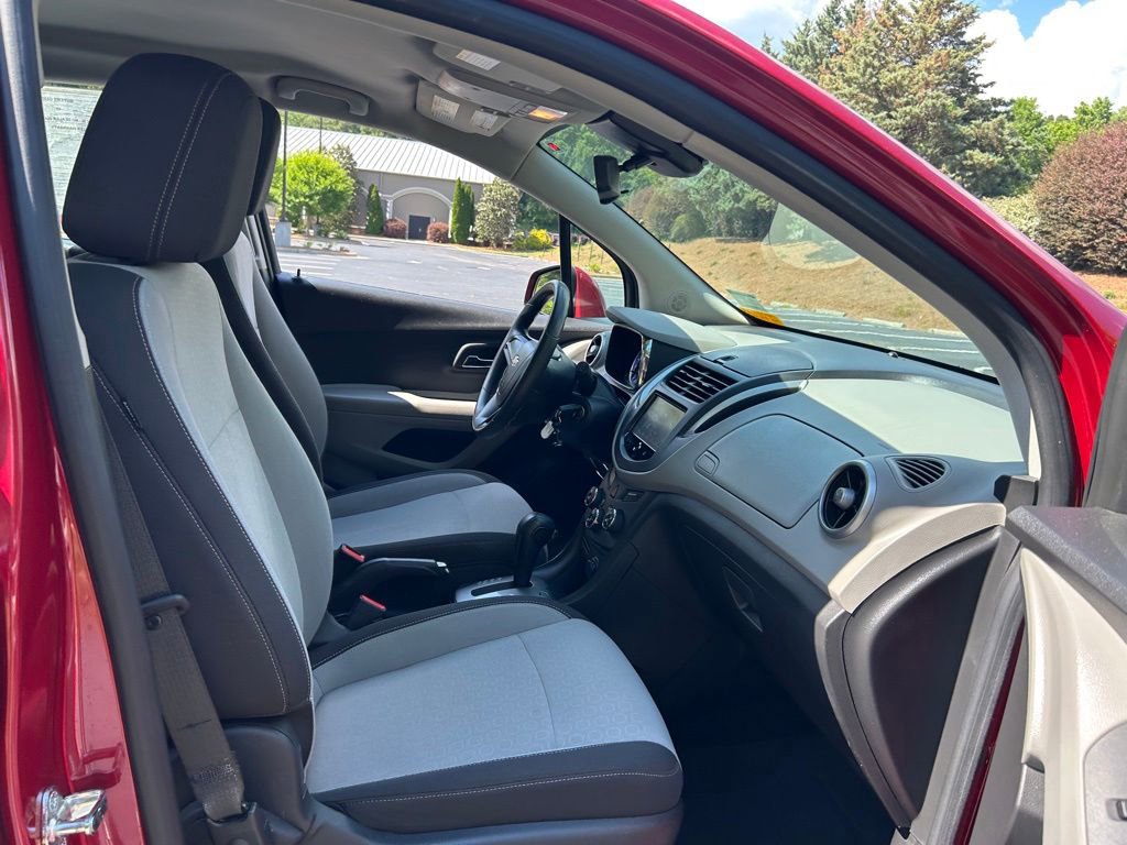 Used 2015 Chevrolet Trax LS w/ LPO, Protection Package FWD image 45