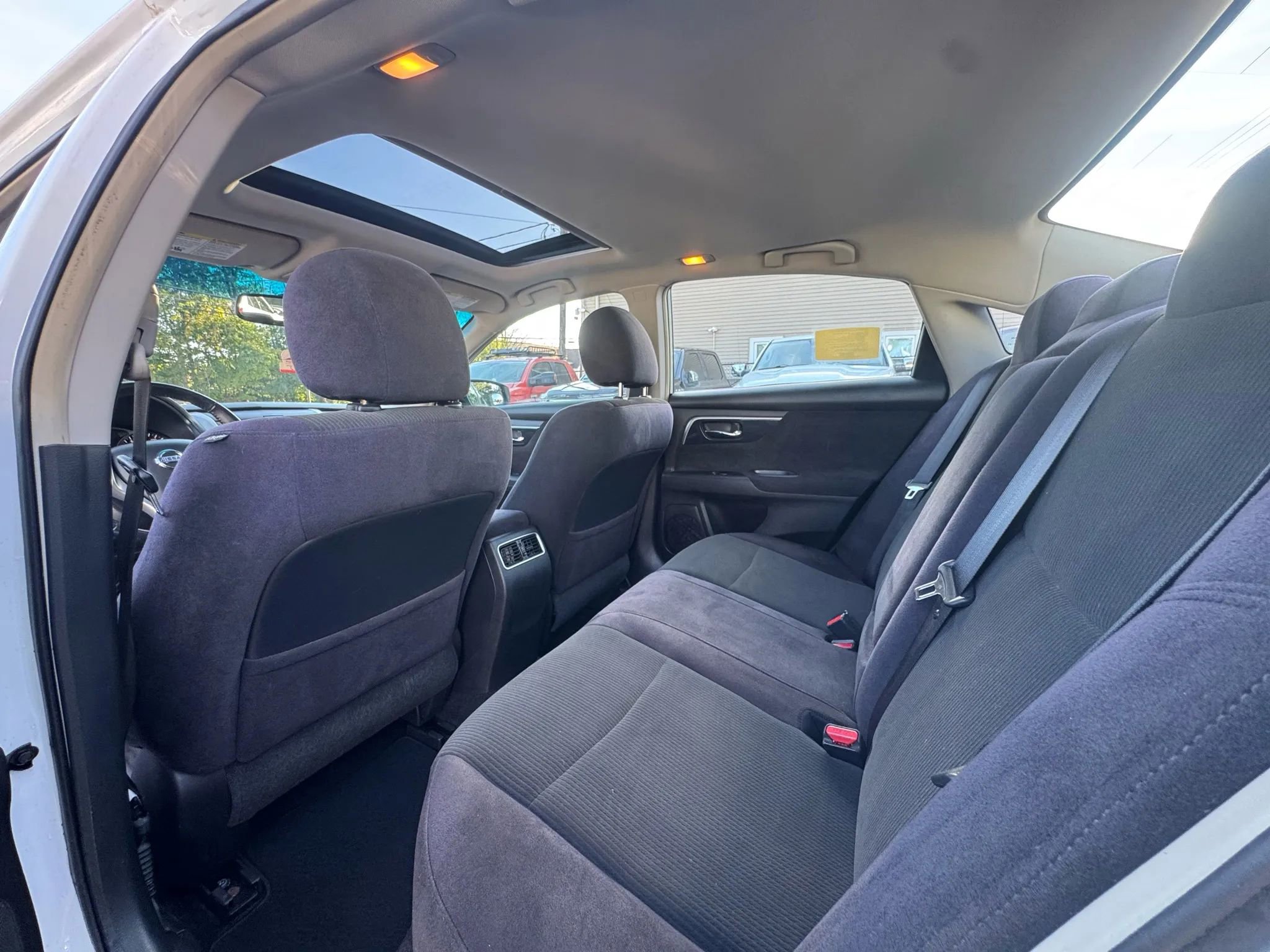 Used 2013 Nissan Altima 2.5 SV w/ 2.5SV Convenience Pkg image 9