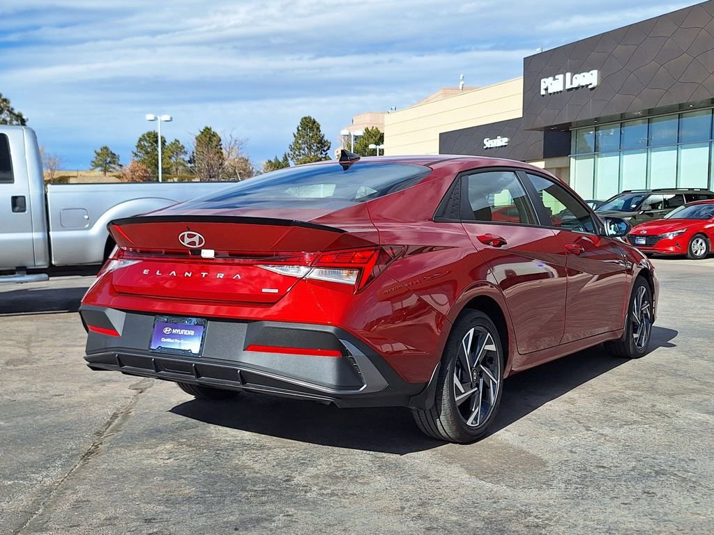 New 2025 Hyundai Elantra SEL image 3