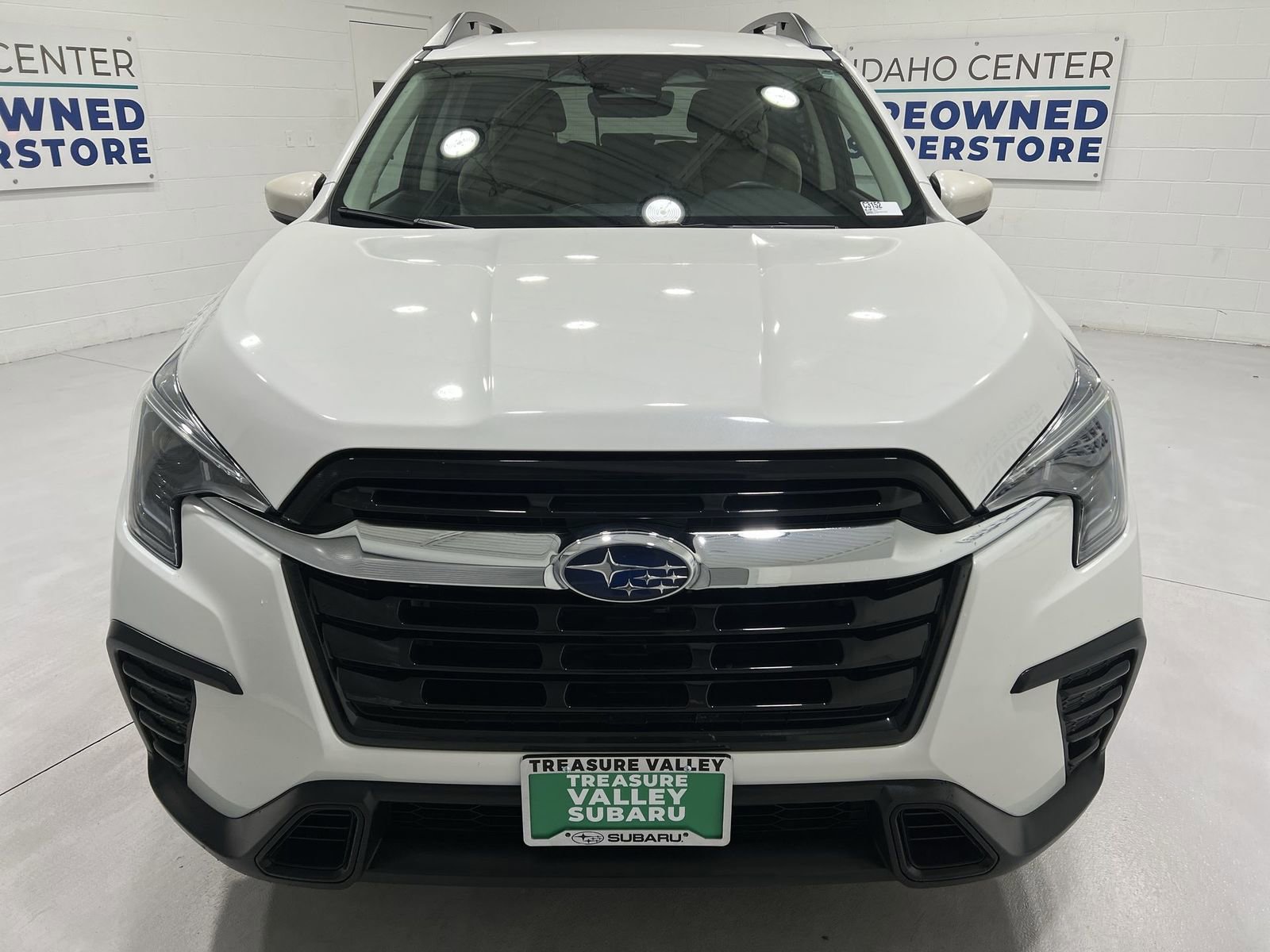 Used 2025 Subaru Ascent Premium image 3