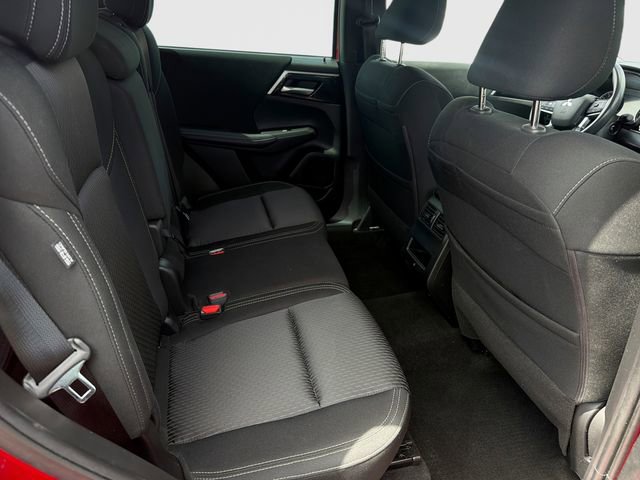 Used 2023 Mitsubishi Outlander ES FWD image 33
