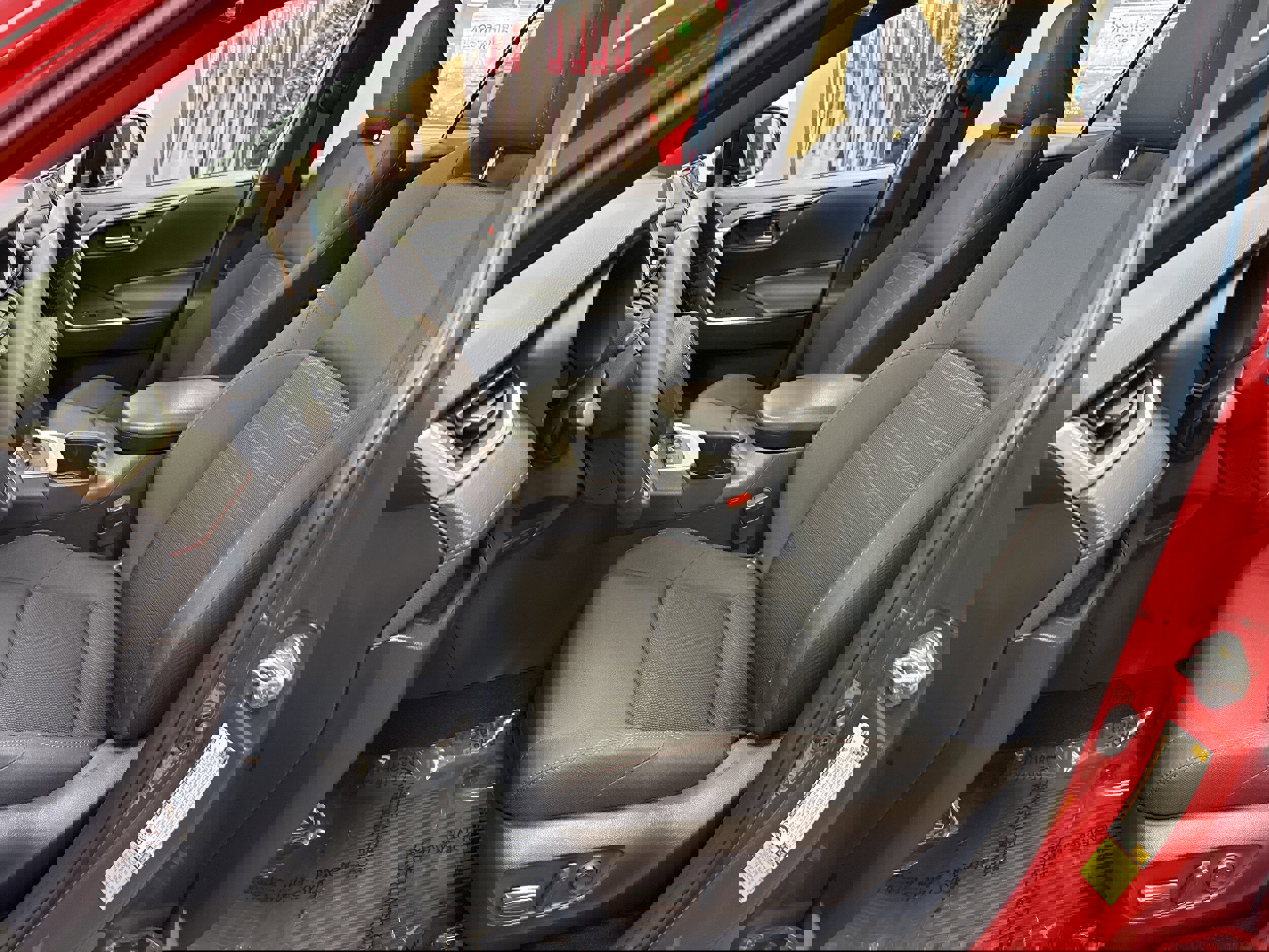 Used 2024 Toyota RAV4 SE w/ Weather & Moonroof Package image 30