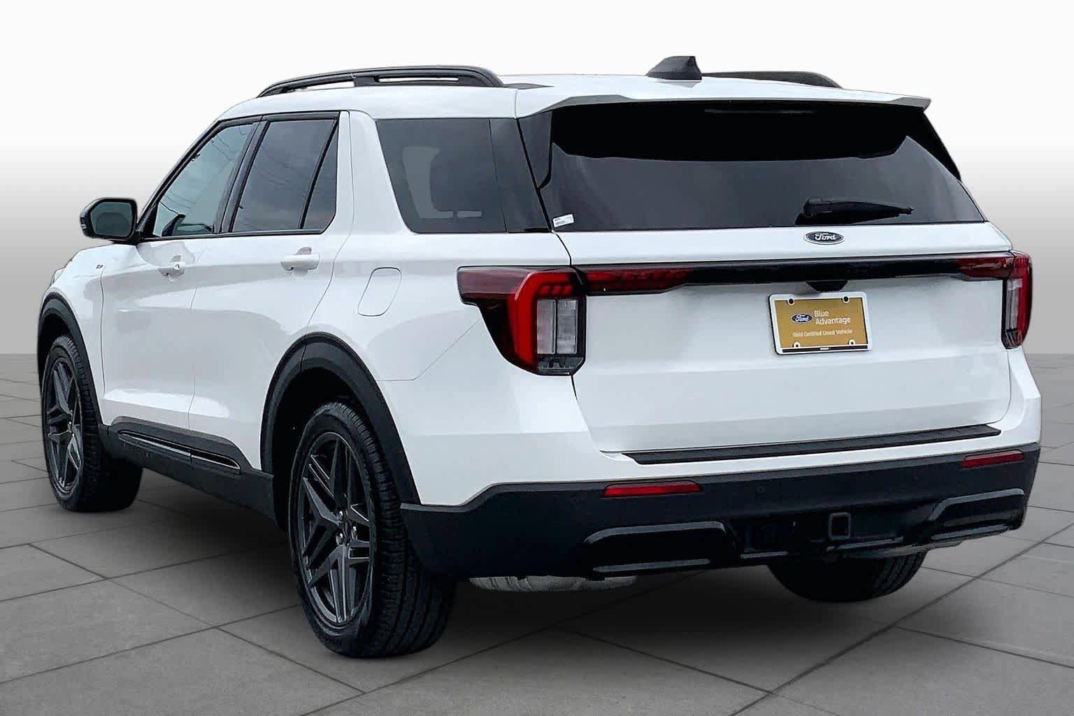 Certified 2025 Ford Explorer ST-Line w/ Premium Package RWD image 12