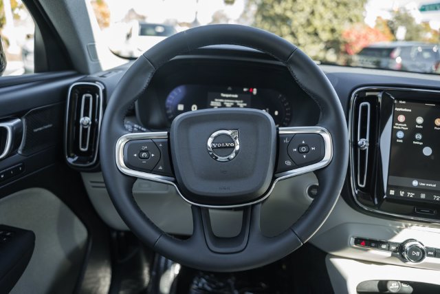 New 2026 Volvo XC40 B5 Ultra w/ Protection Package Premier AWD/4WD image 31