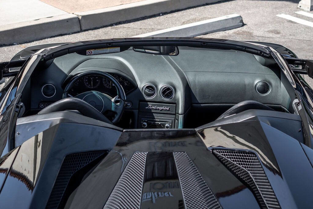 Used 2006 Lamborghini Murcielago Roadster image 85