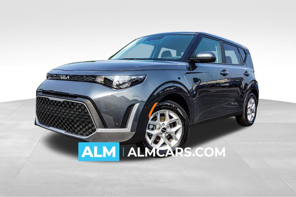 Used 2025 Kia Soul LX w/ LX Technology Package FWD image 1