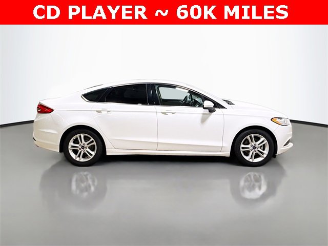 Used 2018 Ford Fusion SE w/ Fusion SE Technology Package image 3