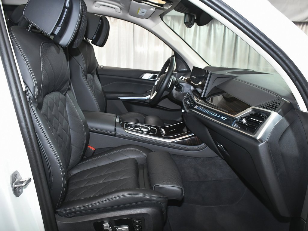 Used 2026 BMW X7 xDrive40i image 77