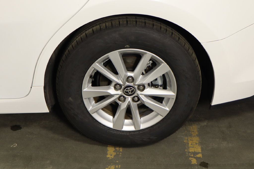 Used 2025 Toyota Camry LE FWD image 42