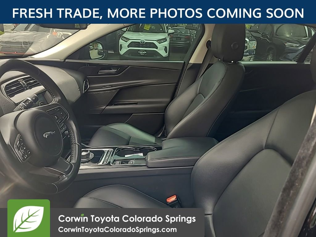 Used 2017 Jaguar XE RWD image 9
