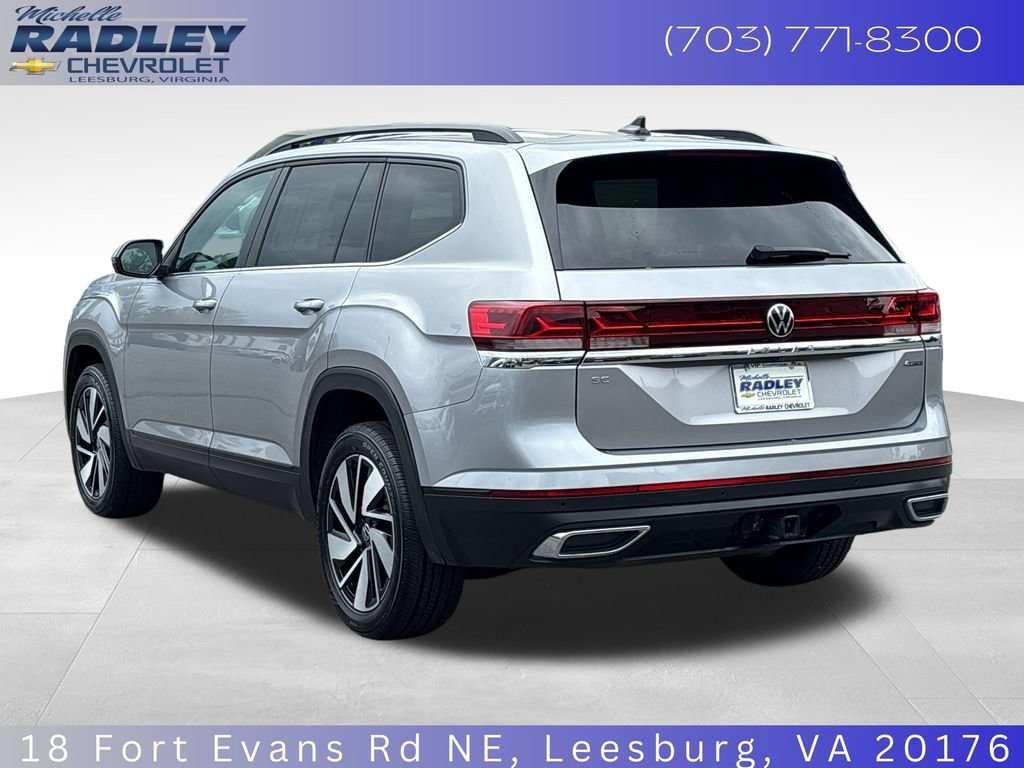 Used 2025 Volkswagen Atlas SE AWD/4WD image 3