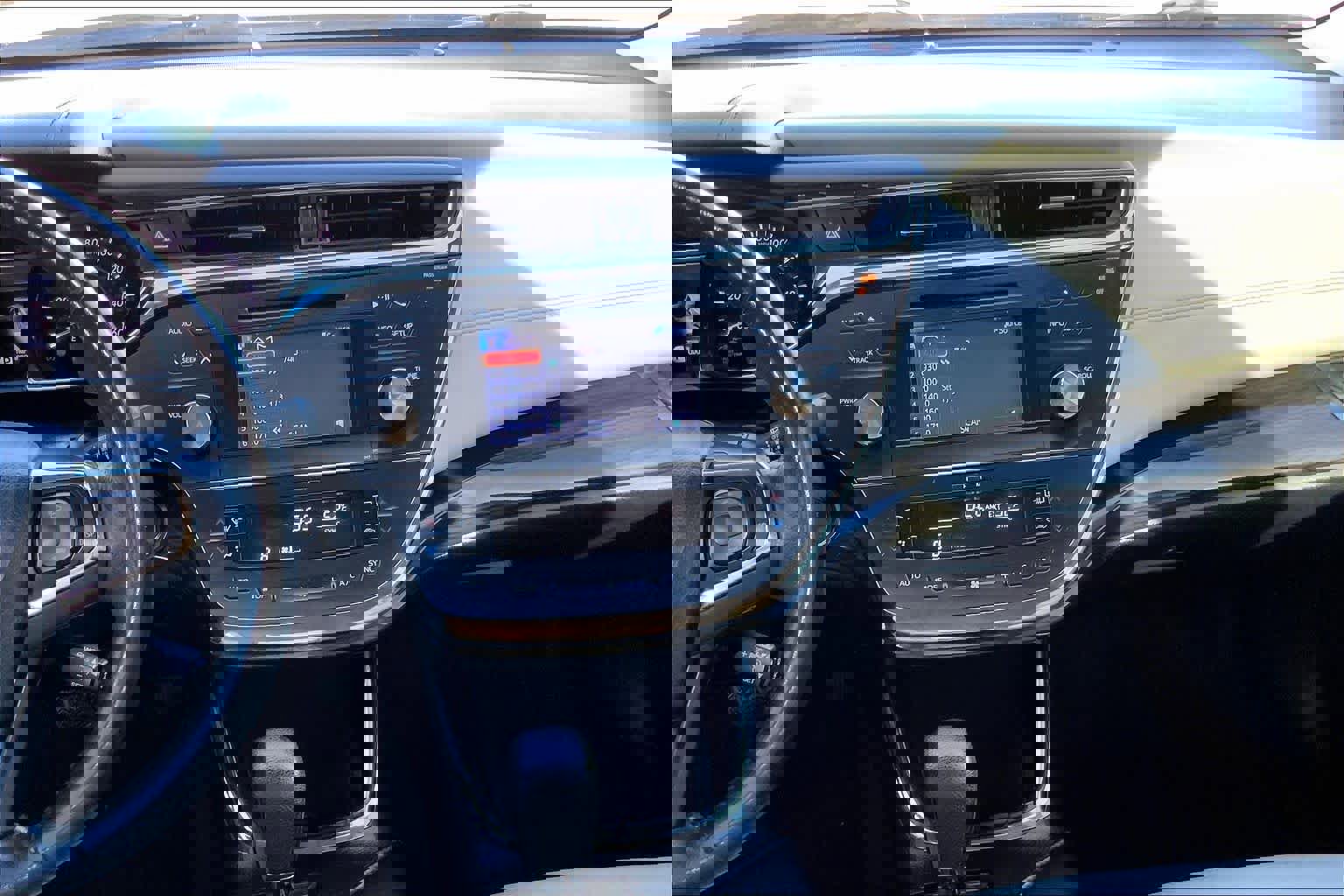 Used 2013 Toyota Avalon XLE image 6